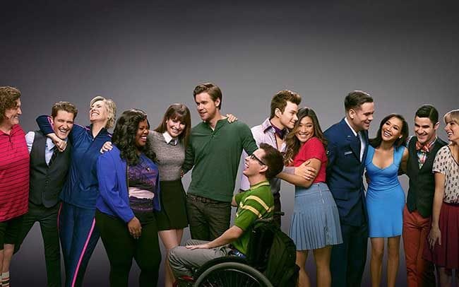 https://www.hola.com/imagenes/estar-bien/20191129154887/series-television-influencia-estilo-vida-lb/0-750-637/glee-z.jpg