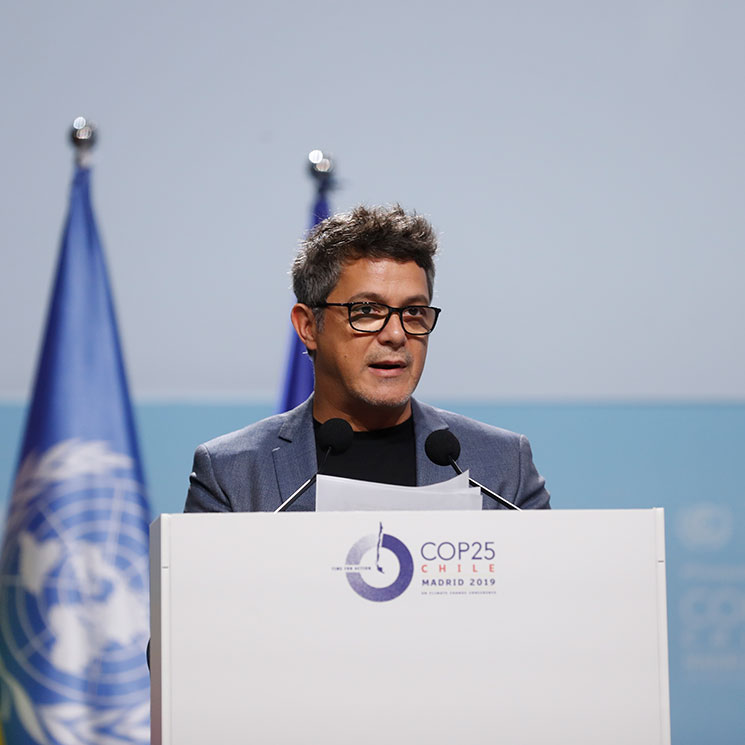 Alejandro Sanz: "A veces sueña el planeta que le queremos"