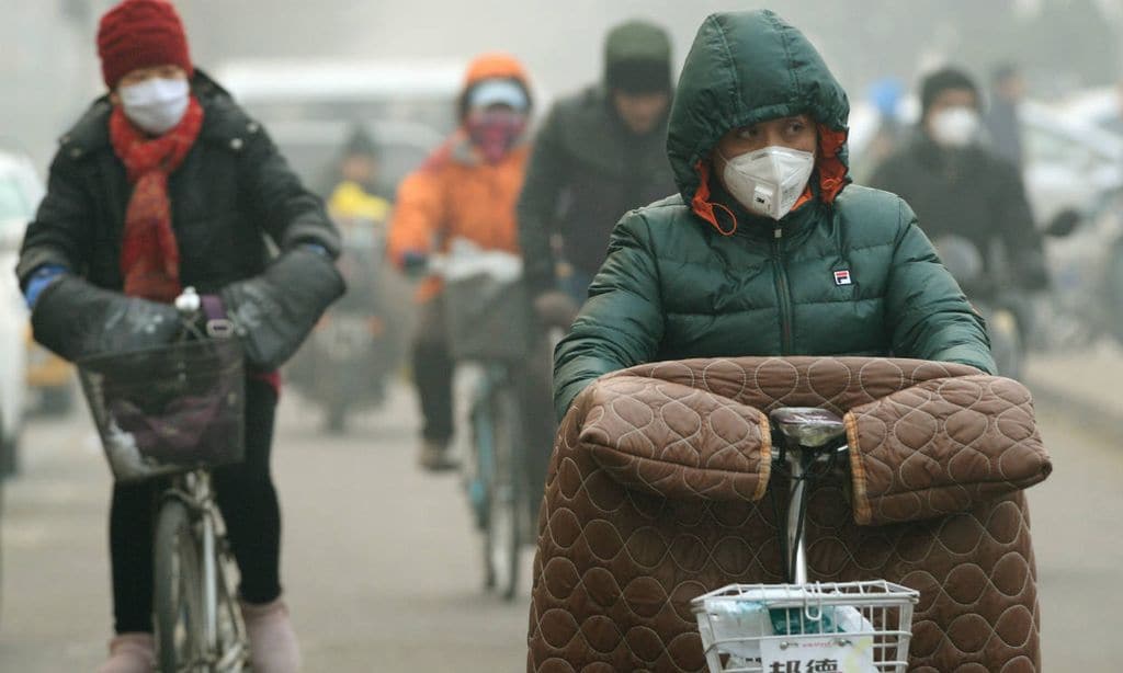 Así afecta la contaminación a la salud de tus huesos