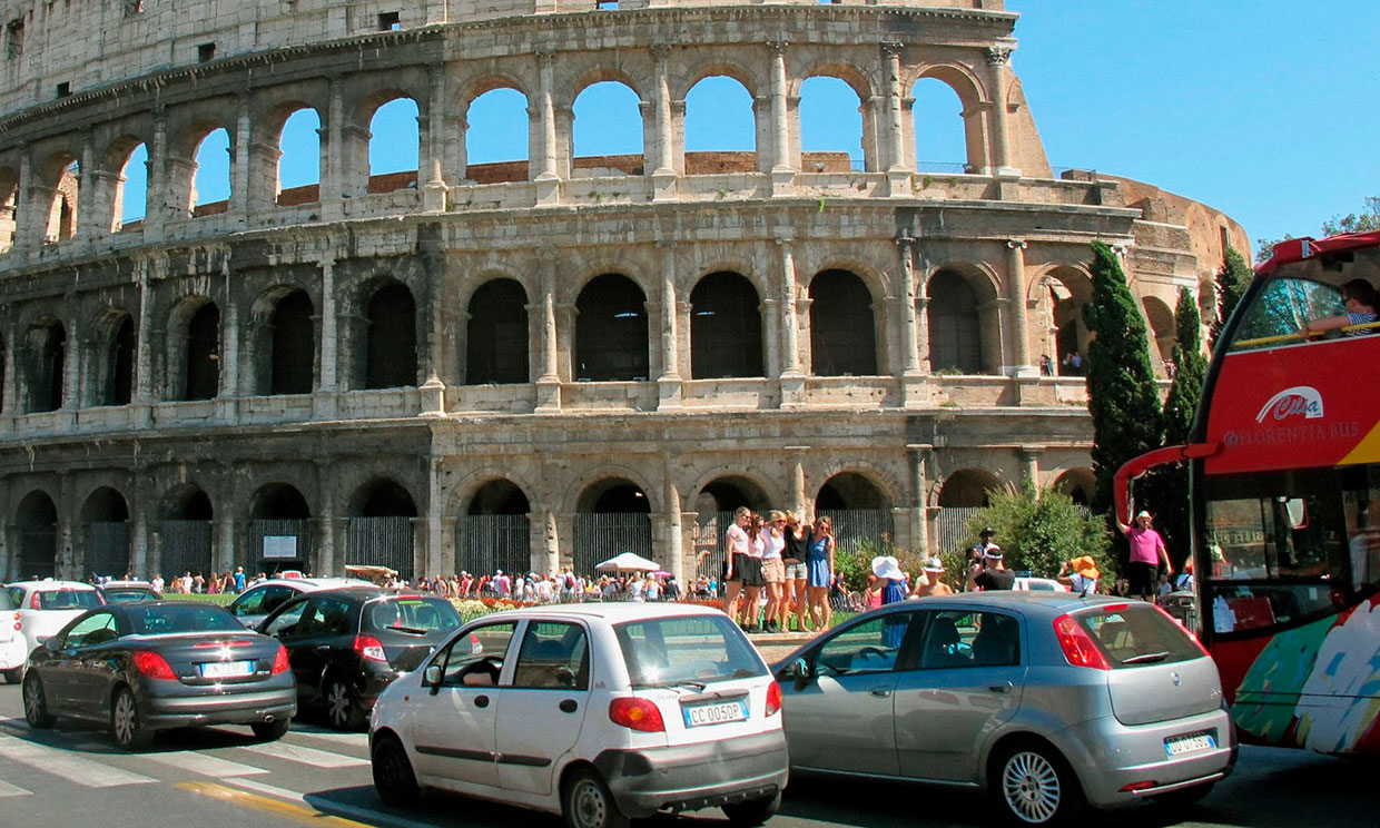 Italia pone cerco a los vehículos contaminantes