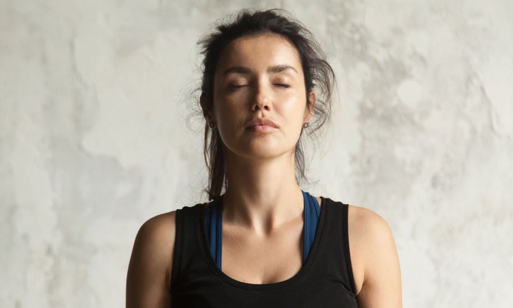 8 ejercicios para reducir las arrugas y rejuvenecer el rostro
