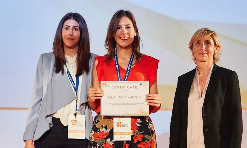 Una joven española hace historia con el diseño de una caja de verduras sostenible