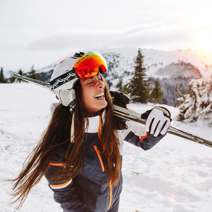 Ejercicios de calentamiento y consejos para esquiar sin riesgos 