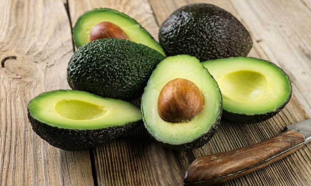 Trucos para acelerar la maduración de los aguacates