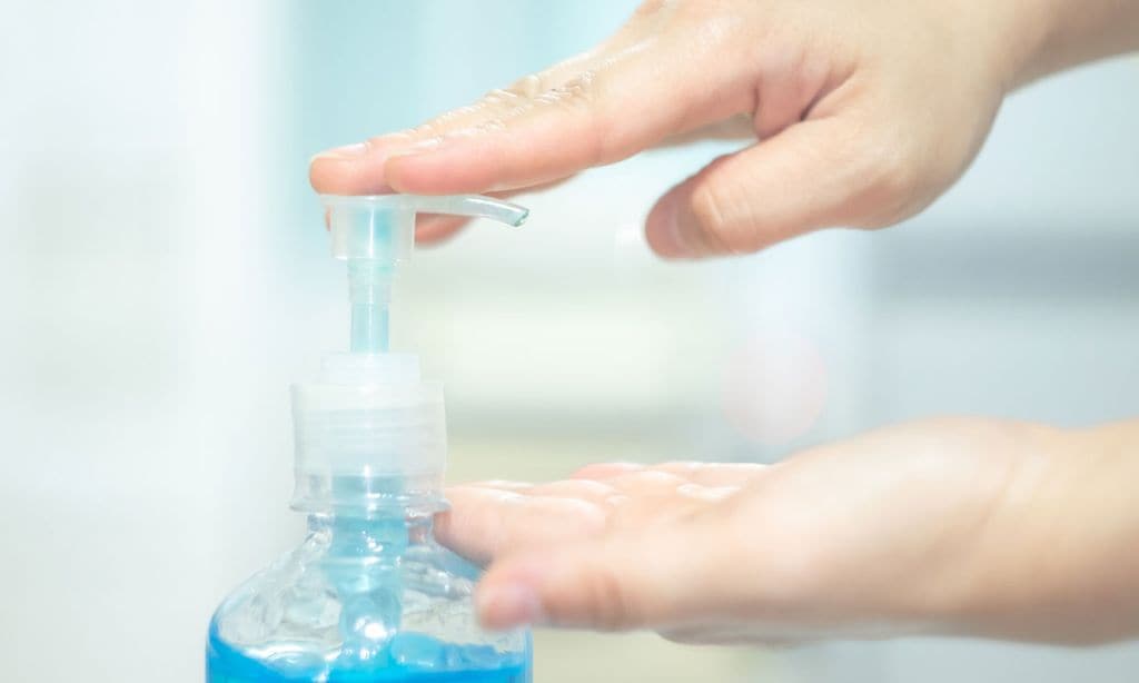 Resultado de imagen para cuidado de la piel alcohol en gel