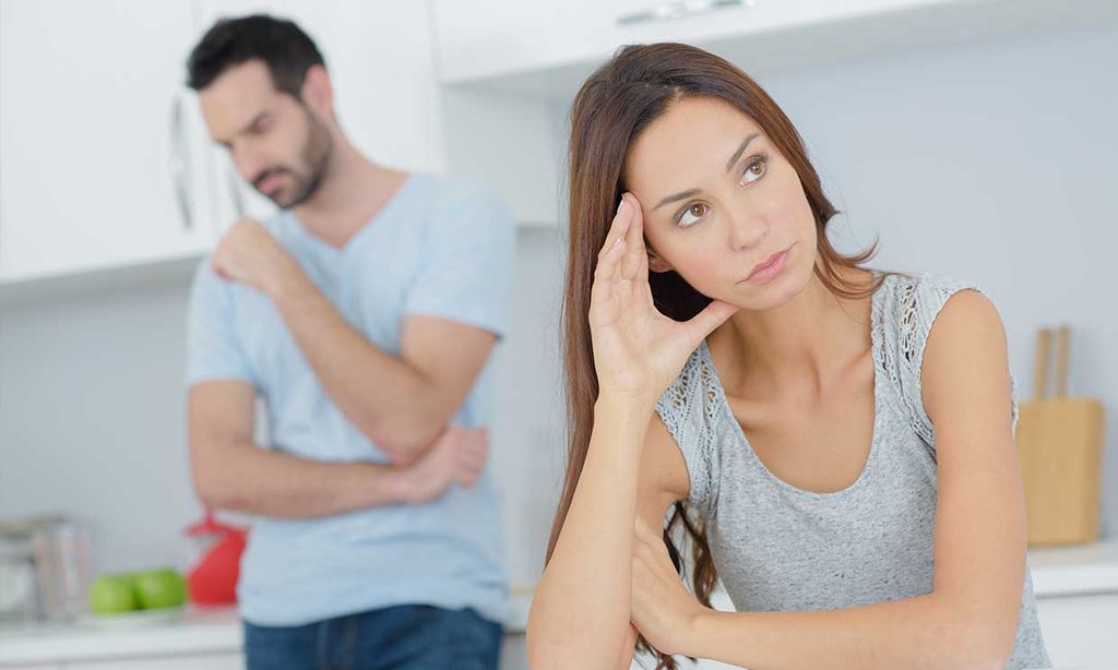 Cómo evitar que la negatividad de mi pareja me influya