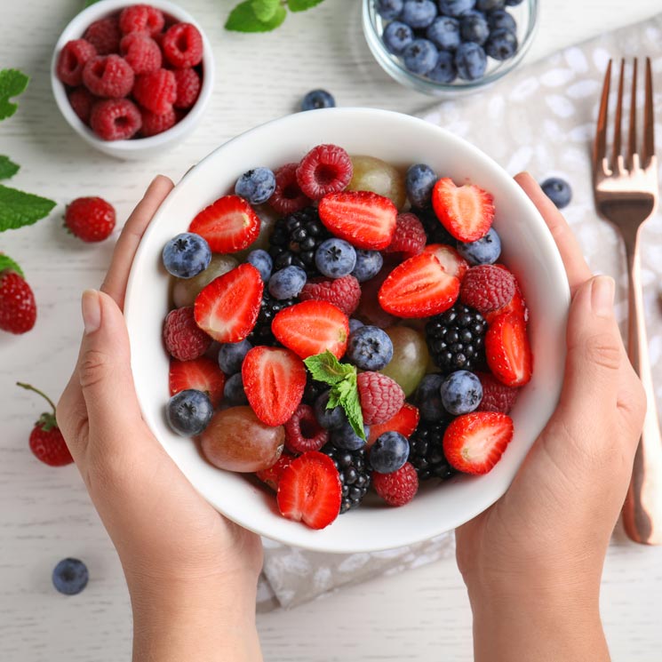 Cenar fruta, ¿sí o no? Los expertos responden a una de las dudas más frecuentes si estás a dieta