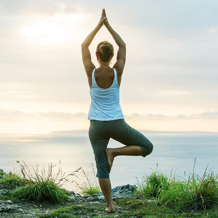 Apunta las posturas de yoga que son beneficiosas para tu suelo pélvico