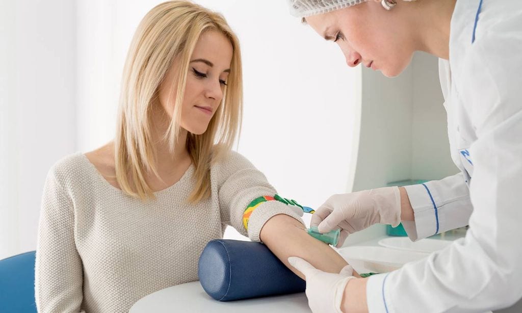 ¿Qué significa tener las plaquetas altas en un análisis de sangre?