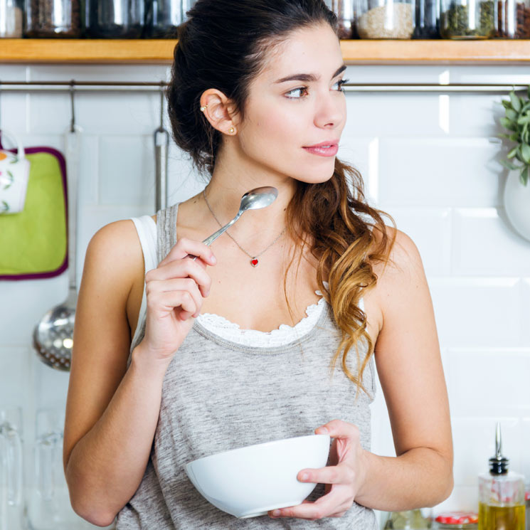 ¿Qué alimentos incluye la cesta de la compra de una nutricionista en primavera?