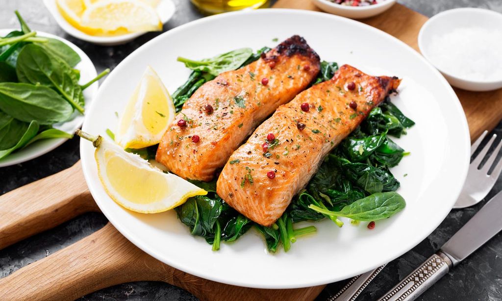 Comer pescado azul, beneficioso en personas con riesgo de desarrollar la enfermedad de Alzheimer