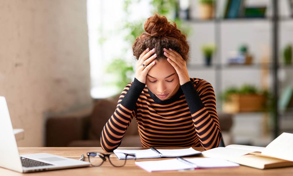 ¿Y si el pensamiento positivo fuera la causa de tu malestar emocional?
