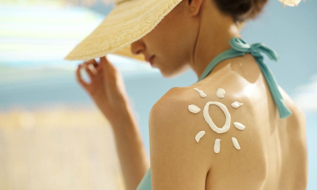 Si te has quemado la piel con el sol, sigue estos consejos