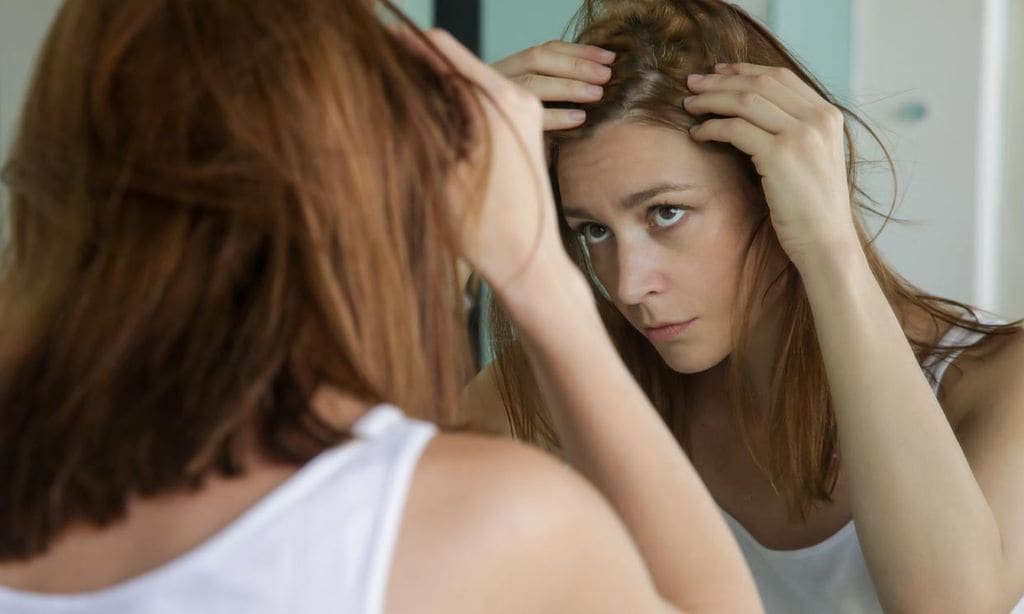 ¿Influye el estrés en la aparición de canas?