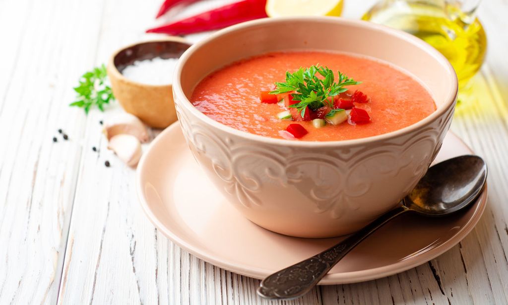 Las propiedades saludables del gazpacho, el plato estrella del verano