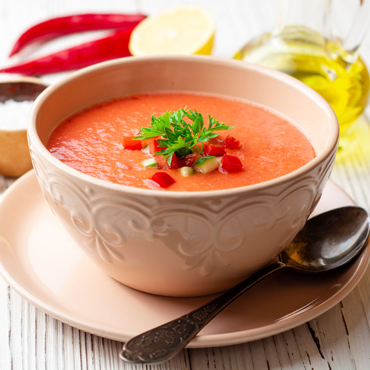 Las propiedades saludables del gazpacho, el plato estrella del verano