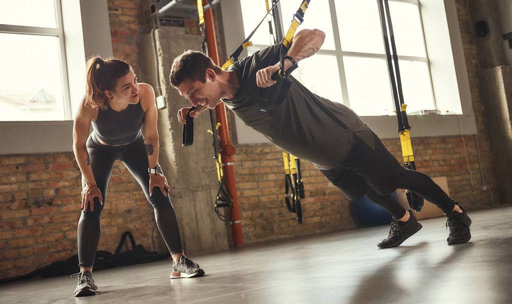 pareja entrenando