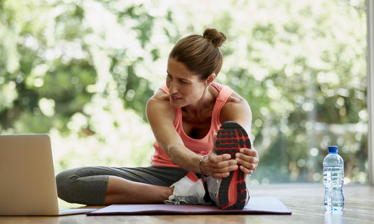 8 ejercicios para adelgazar y tonificar brazos, glúteos y piernas si tienes más de 50