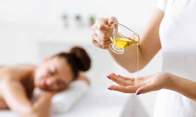Remedios caseros con aceite de oliva para la piel, los labios secos o las uñas débiles