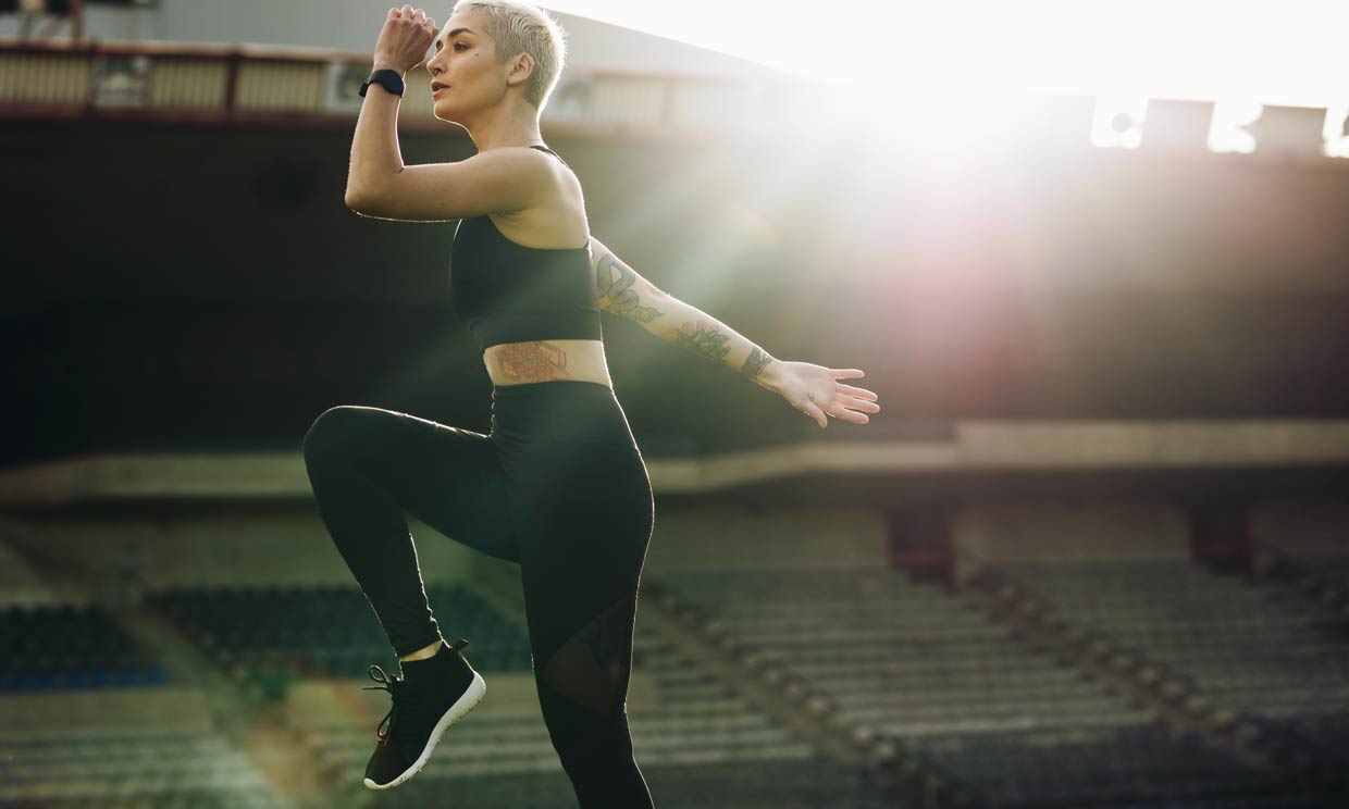 mujer haciendo skipping