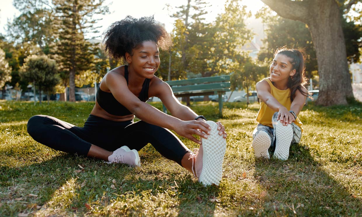 mujeres haciendo ejercicio en verano