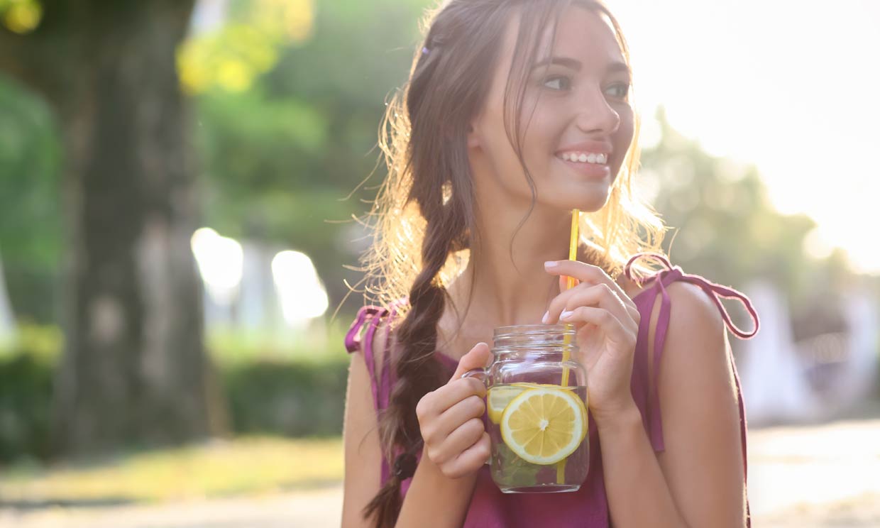 Aguas de sabores con frutas: una opción refrescante con muchos beneficios, ¿quieres descubrirlos?