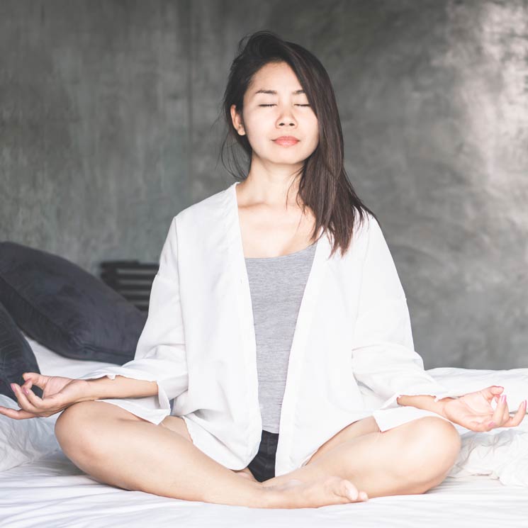 18 posturas de yoga que te ayudarán a superar el insomnio y a dormir mejor