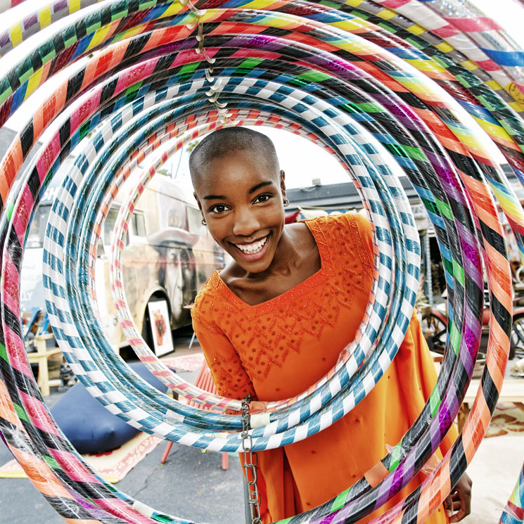 Ejercicios con hula-hoop para marcar abdominales