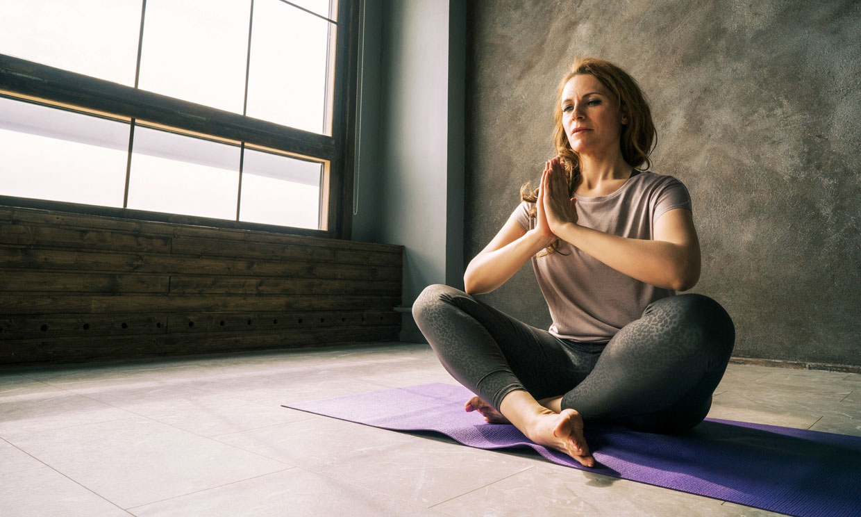 Por qué motivos deberías plantearte hacer yoga en la menopausia