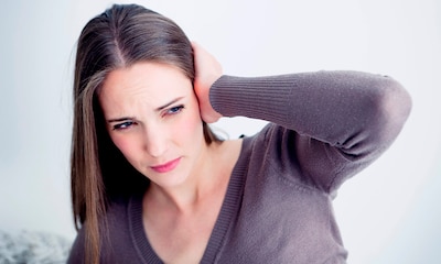 ¿Qué problemas puede causarnos tener un exceso de cera en los oídos?