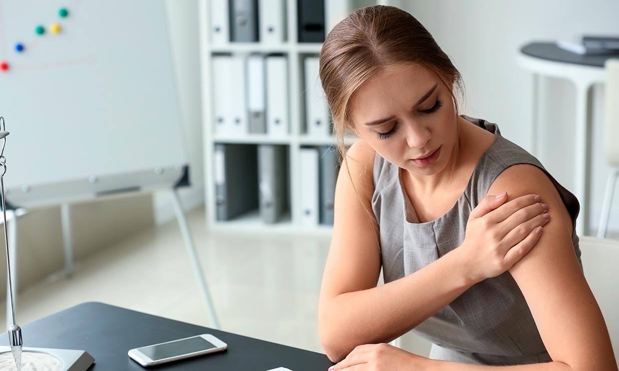 Qué hacer si tienes un dolor continuo en el hombro o en la rodilla