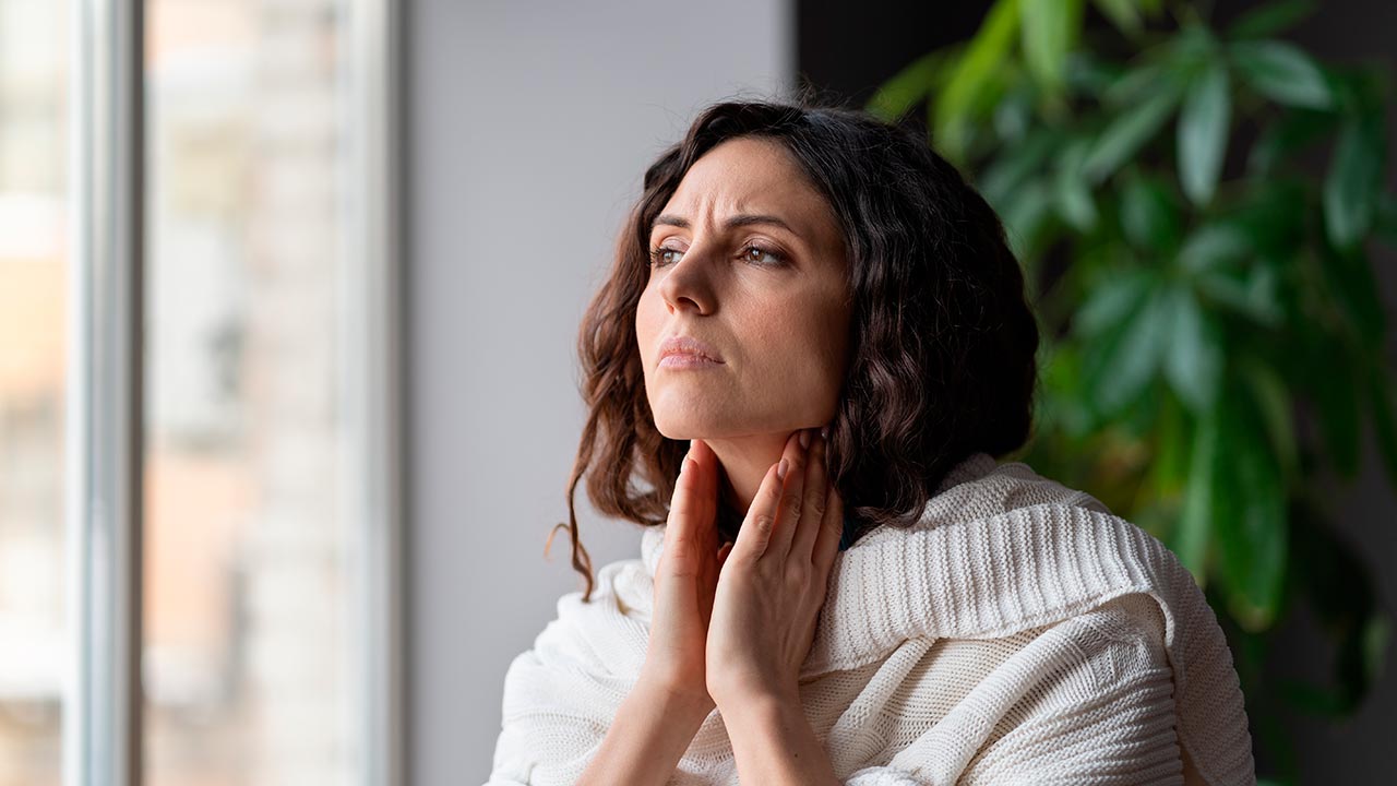 Cáncer de laringe: ¿Cuáles son sus síntomas y cómo debe tratarse?