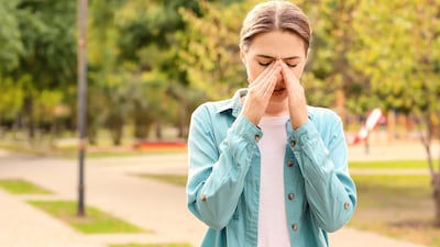 Así es como afecta la alergia estacional a tus ojos