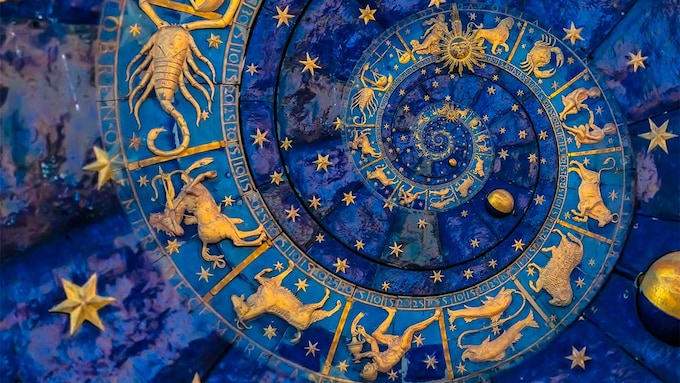 Rueda del zodiaco con los diferentes símbolos de los signos del horóscopo