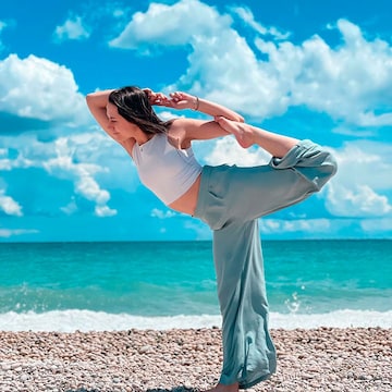 postura del bailarín de yoga