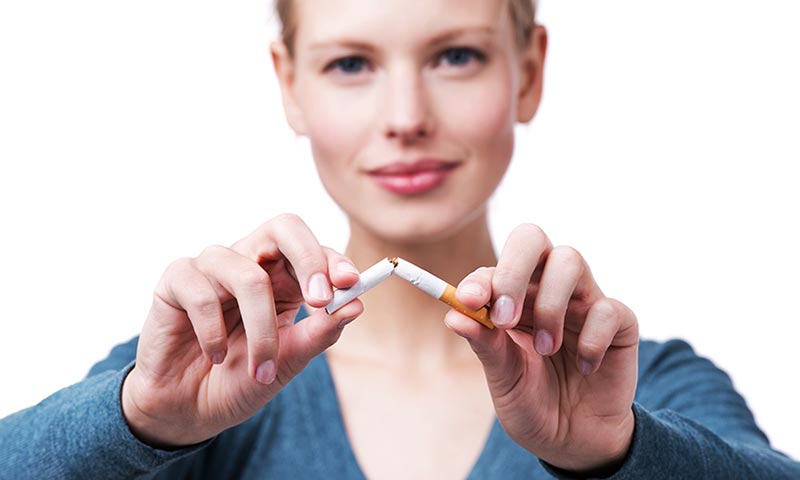 Dejar de fumar previene el cáncer, la infertilidad e, incluso, los callos en los pies