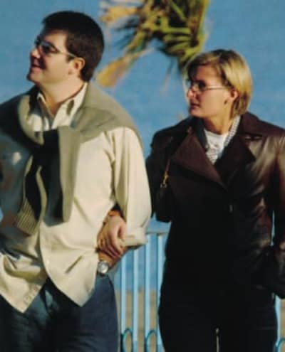 Maria Zurita de Borbón y el diseñador Javier Larrainzar, romántico paseo por Marbella