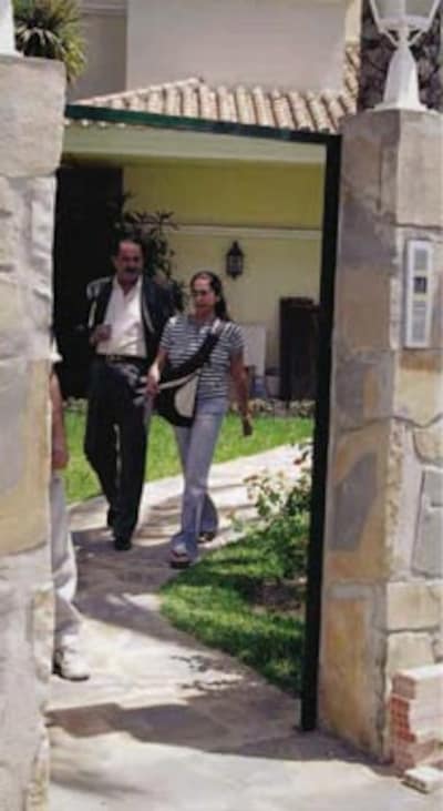 Isabel Pantoja y Julián Muñoz supervisan personalmente las obras y la decoración de su nueva casa