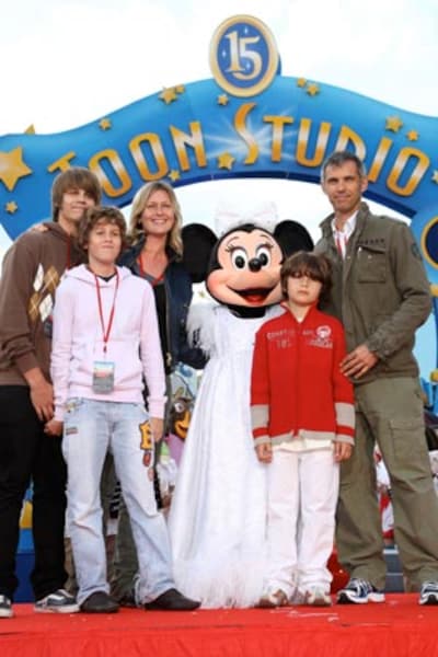 Rafi Camino y su esposa Natalia disfrutaron con su hijo de las atracciones de Disney en París