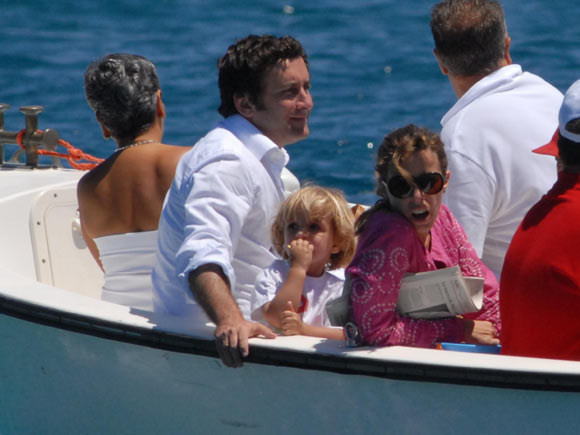 Ana Aznar y Alejandro Agag, días de sol y playa antes de la llegada de su tercer hijo