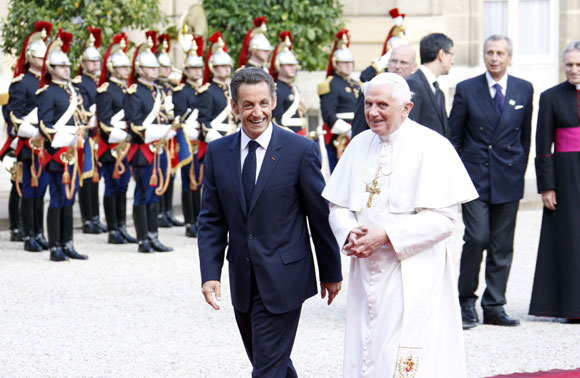 Luis Alfonso de Borbón y Margarita Vargas, invitados por Sarkozy a la recepción en honor del Papa