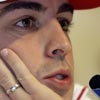 Fernando Alonso debuta con Ferrari y continúa con su anillo de casado