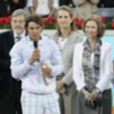 La reina Sofía y la infanta Elena entregan a un Rafa Nadal imparable el trofeo del Masters de Madrid