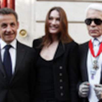 Karl Lagerfeld, condecorado por Nicolás Sarkozy con la Cruz del Comendador de la Legión de Honor