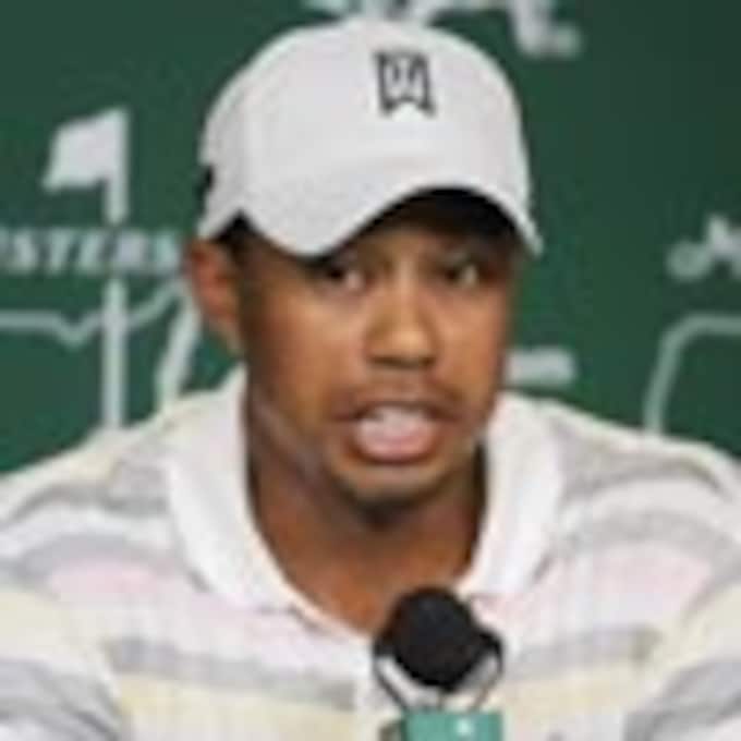 Tiger Woods evita hablar de divorcio
