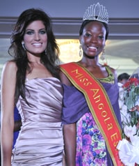 Paula Guilló  posa con la nueva Miss Angola España 2010, Indira Zanda
