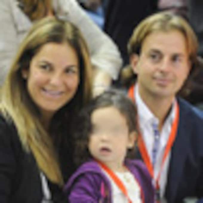 Arancha Sánchez Vicario abandona el hospital tras dar a luz a su segundo hijo, Leo