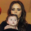 Harper Seven, la fan más joven de David Beckham, disfruta de un día de fútbol con su madre y Eva Longoria 