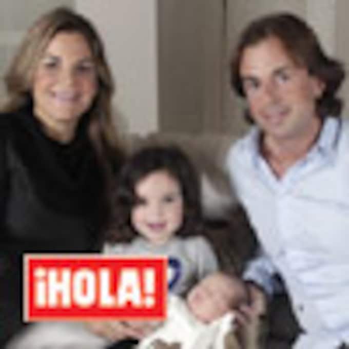 En ¡HOLA!: Arantxa Sánchez Vicario y su marido, Josep Santacana, nos presentan a Leo, su segundo hijo