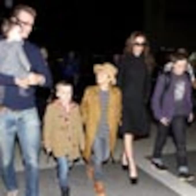 Una familia a la moda: Los Beckham dan una lección de estilo en el primer día de sus vacaciones navideñas